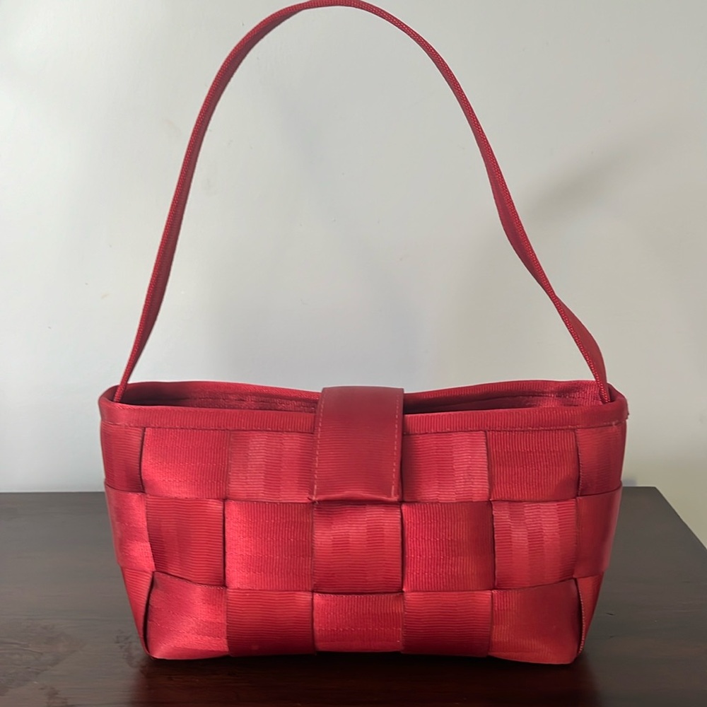 Harvey’s Original Seatbelt Bag